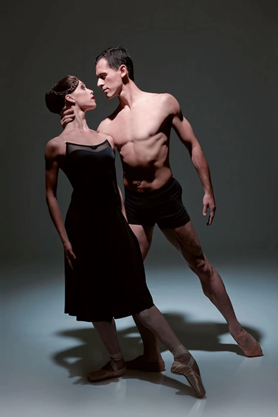 Wear Moi Long Microfiber Dance Skirt for Fado Performance - Lightweight & Flowy